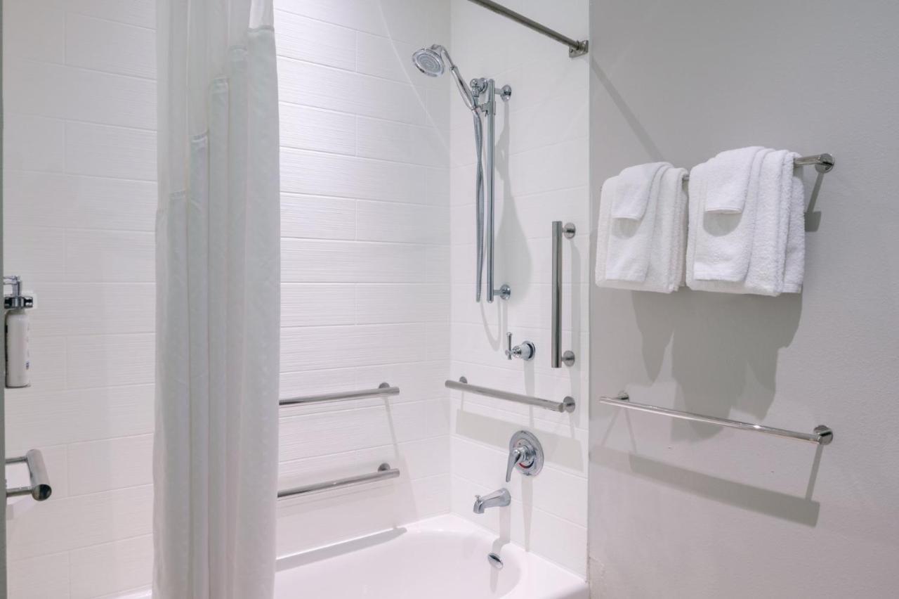 Holiday Inn Express Troy By Ihg מראה חיצוני תמונה